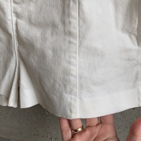 H&M High Rise White stretchy Shorts - Picture 6 of 8